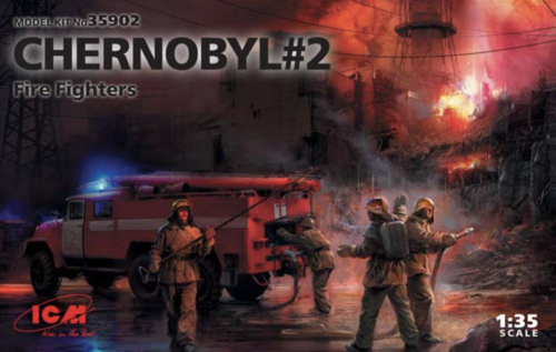 (ICM35902) 1/35 Chernobyl#2 Fire Fighters (AC-40-137A firetruck &amp; 4 figures &amp; diorama base with bac)